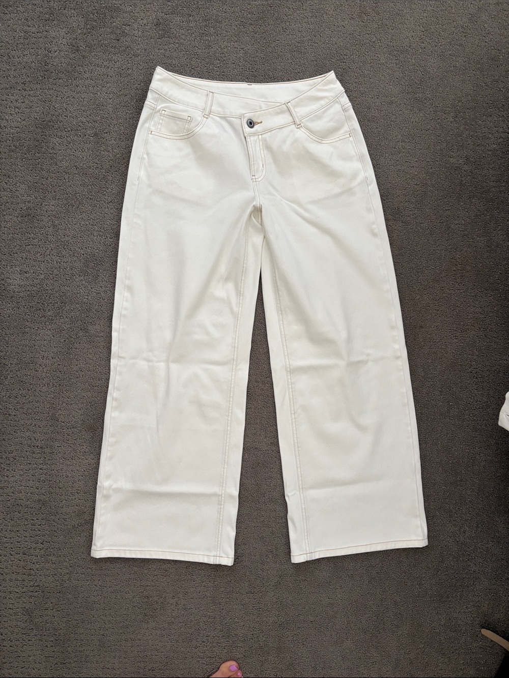 HALARA White Wide-Leg Jeans